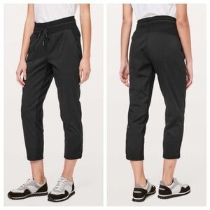 Lululemon Crop Dance Studio- Women's Black Cropped Pants- Size 8